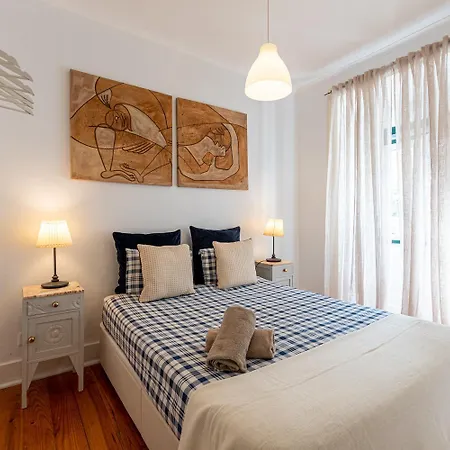 아파트 Spacious With Terrace At Graca 리스본