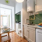 Апартаменти Spacious With Terrace At Graca