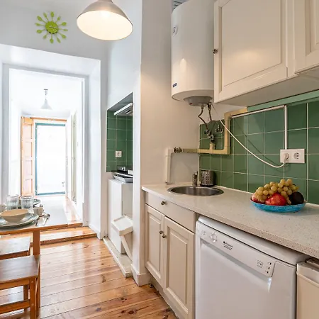 Spacious With Terrace At Graca * Lisboa