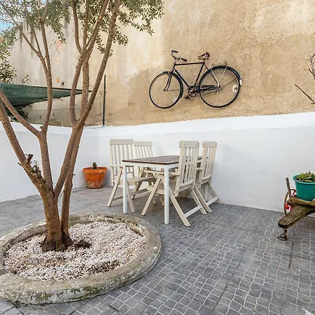 Spacious With Terrace At Graca Apartamento